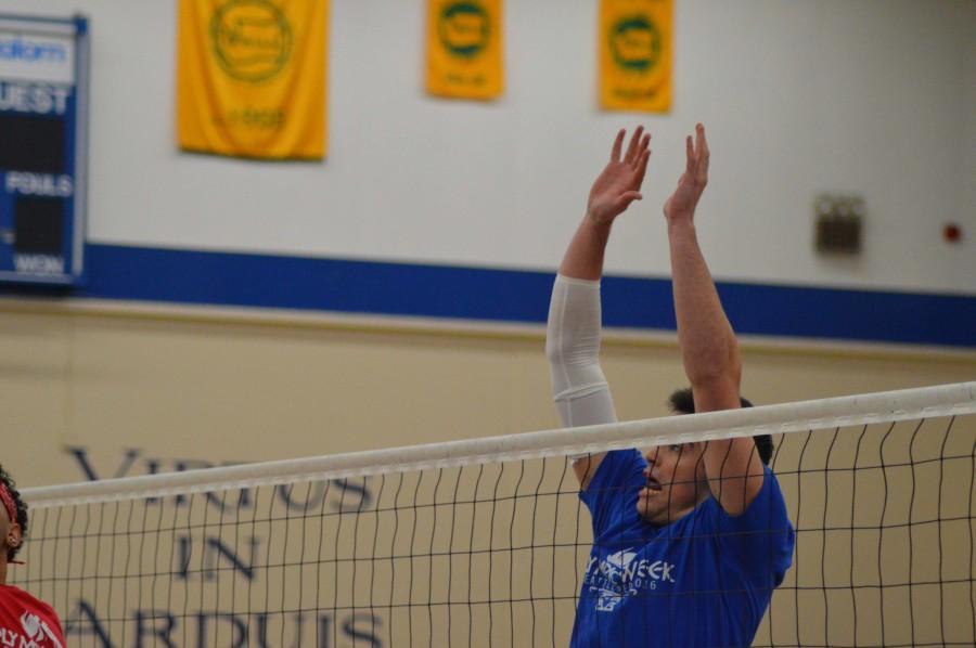 Jogues Tops Seniors in Volleyball Win