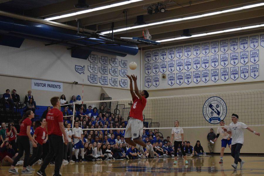 The volleyball finals pitted Loyola against Teilhard Collegios.