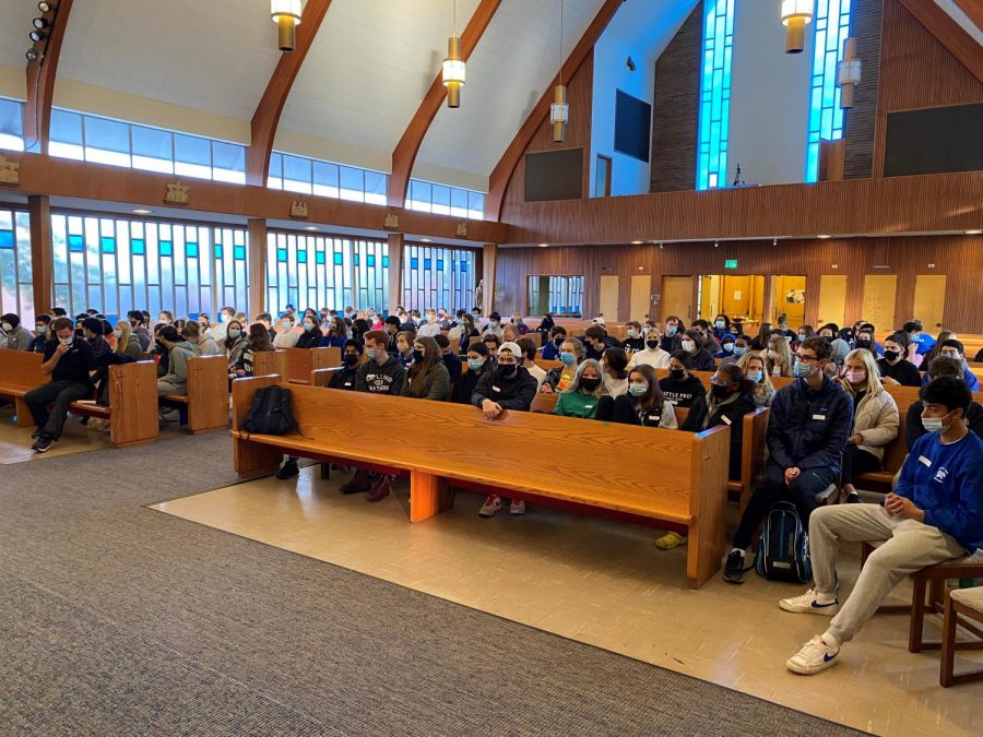 Sophomores+attend+liturgy+at+the+conclusion+of+the+Urban+Plunge+retreat.